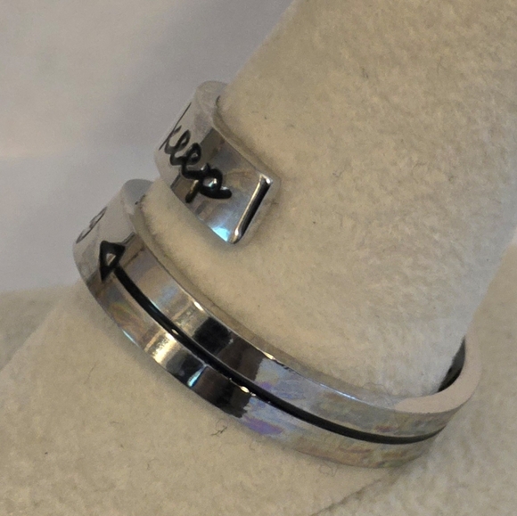 Hidden Message Adustable Ring "Keep F****** Going" Silver Color - Picture 6 of 7